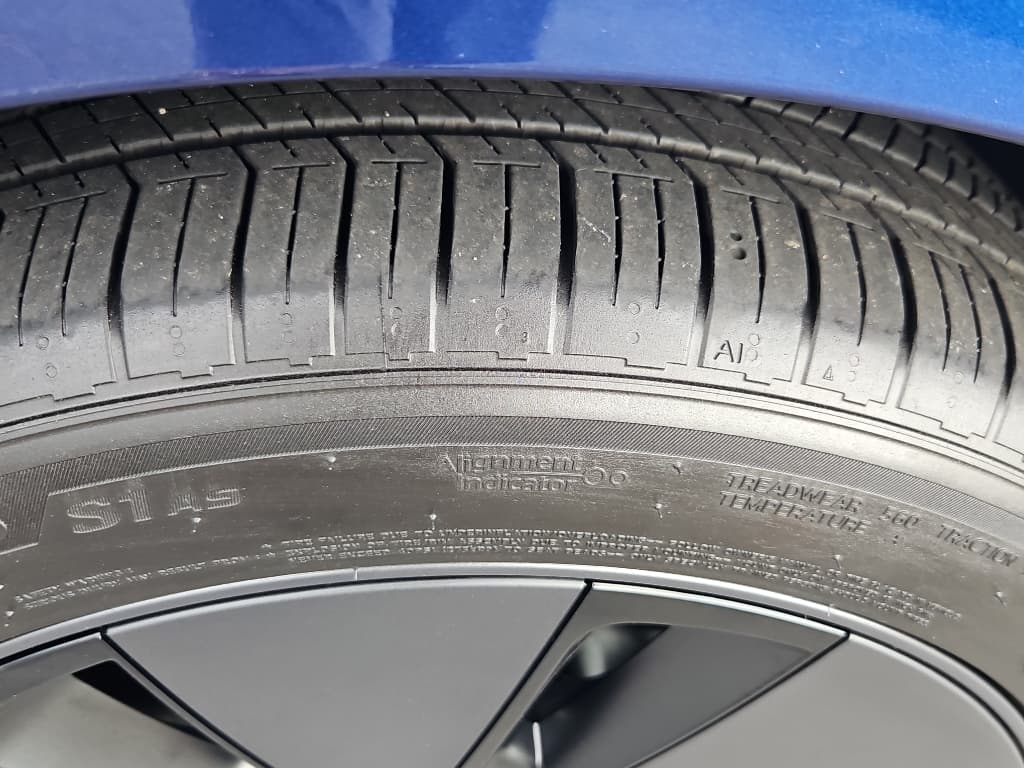 2025 Tesla Model 3 view 32