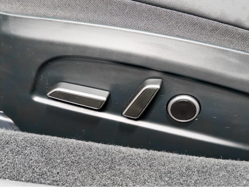 2025 Tesla Model 3 view 6