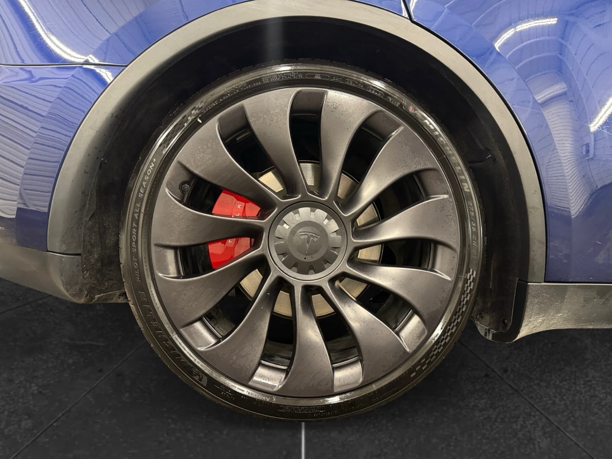 2023 Tesla Model Y view 18