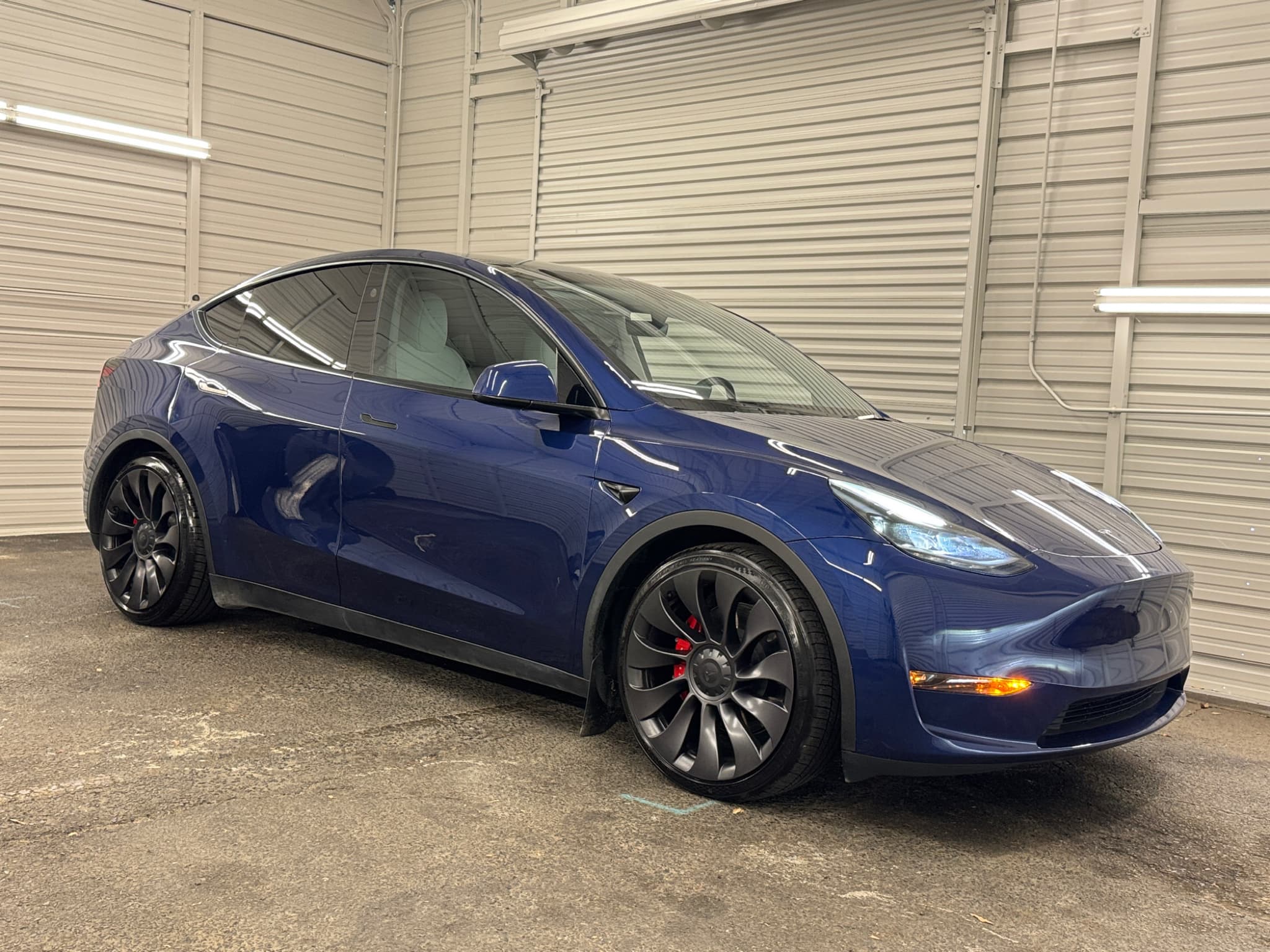 2023 Tesla Model Y view 11