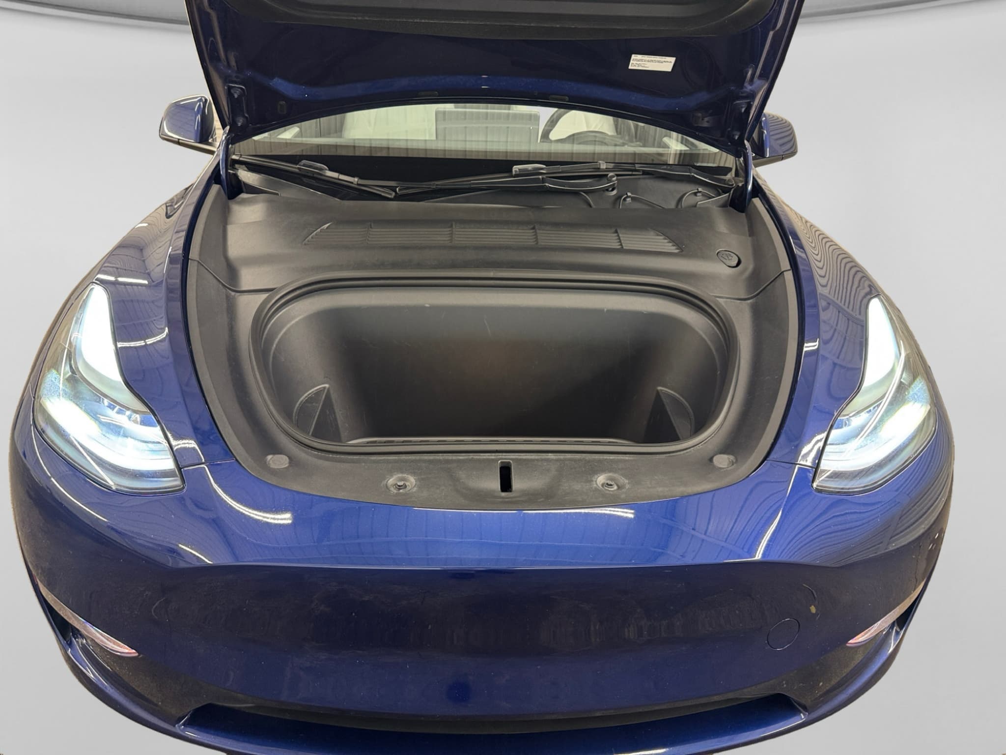 2023 Tesla Model Y view 13