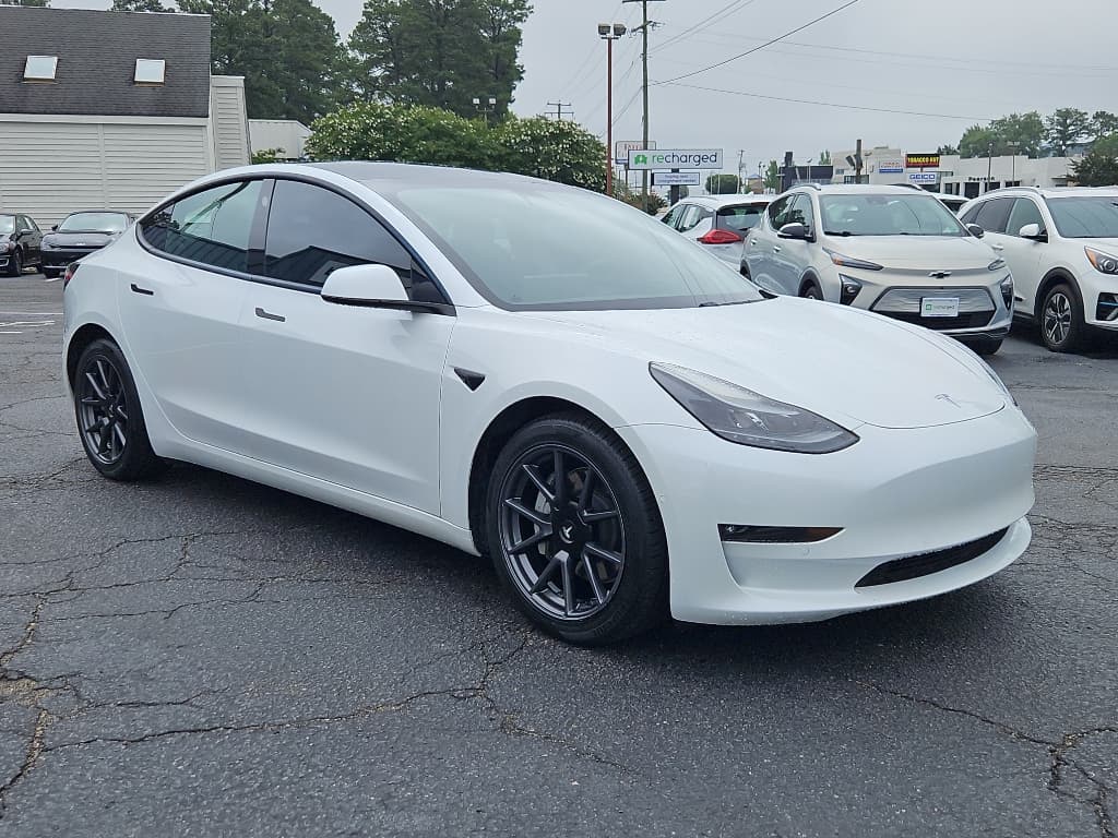 2021 Tesla Model 3 view 4