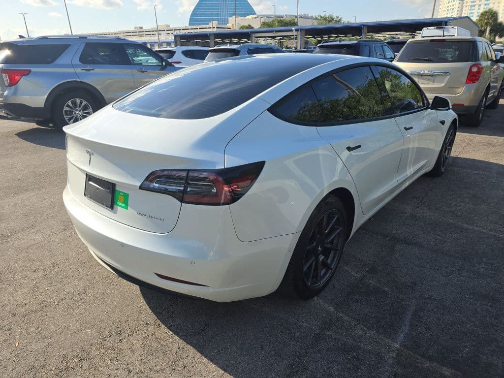 2021 Tesla Model 3 view 4