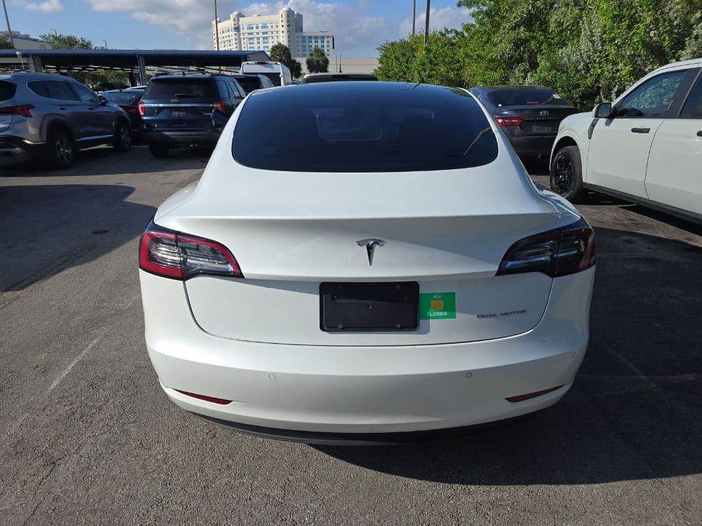 2021 Tesla Model 3 view 5