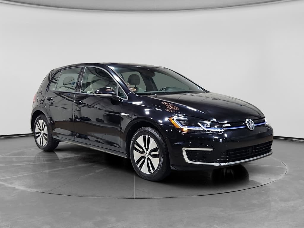 2019 Volkswagen e-Golf view 4