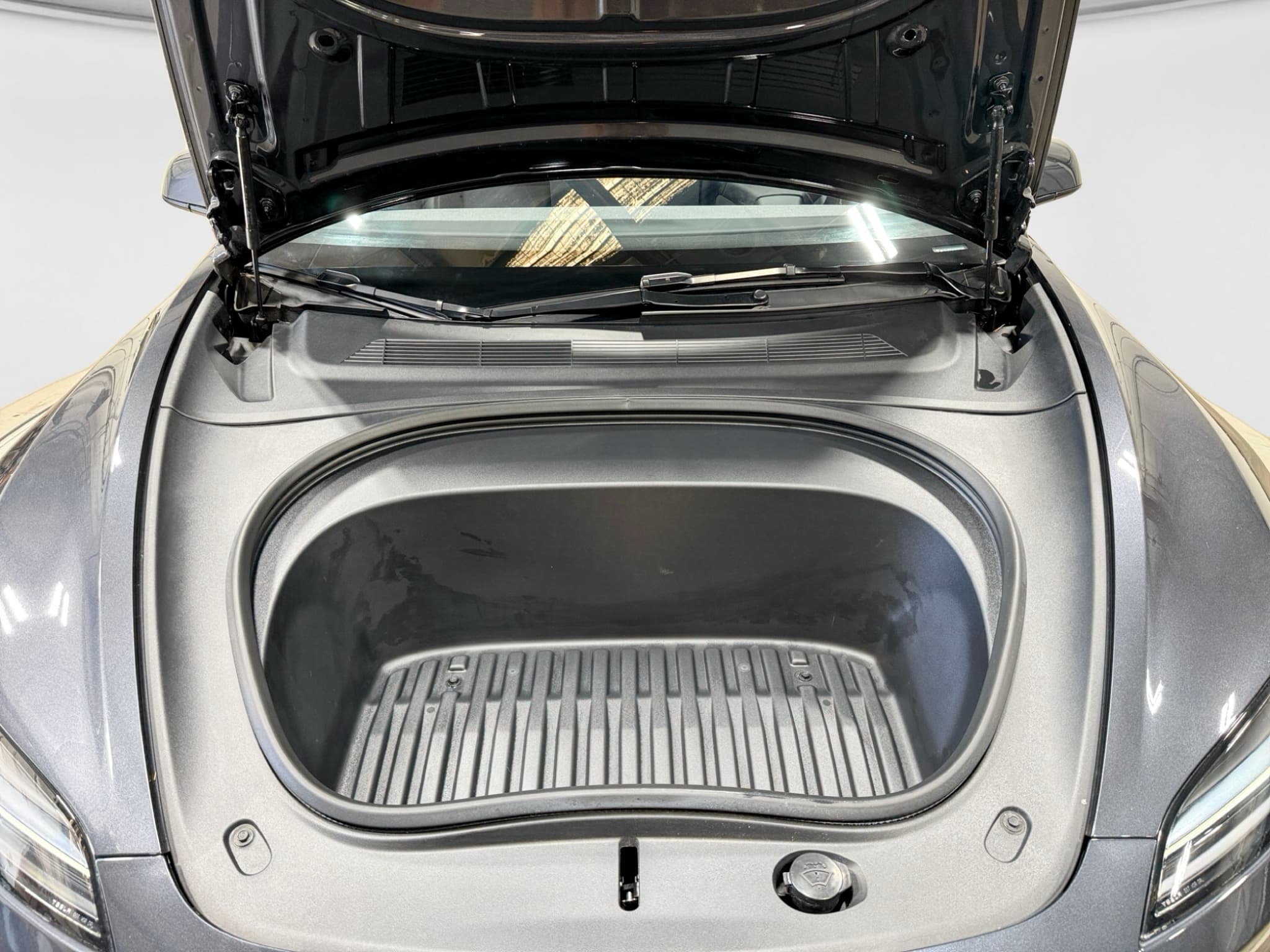 2025 Tesla Model 3 view 23