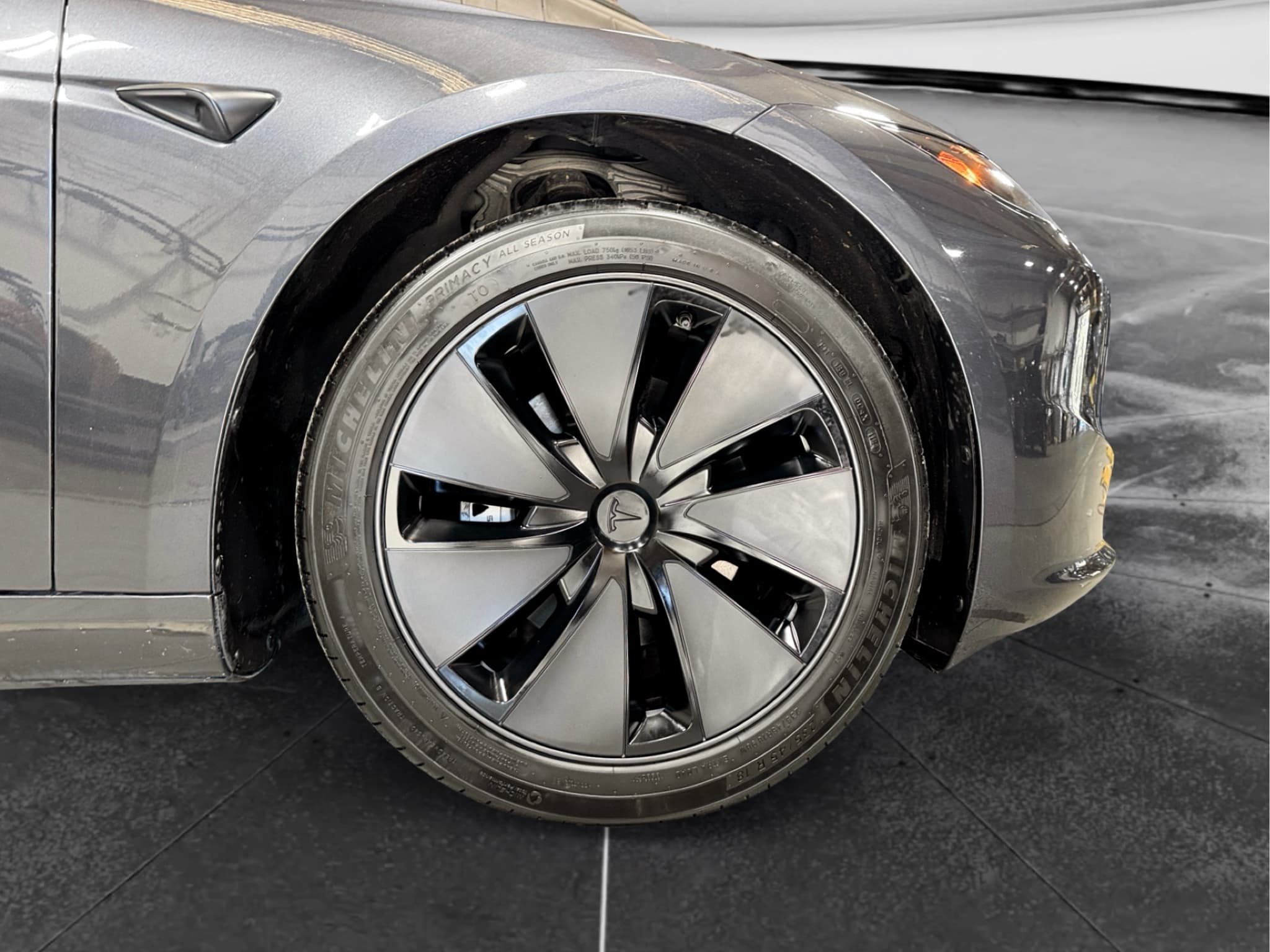 2025 Tesla Model 3 view 35