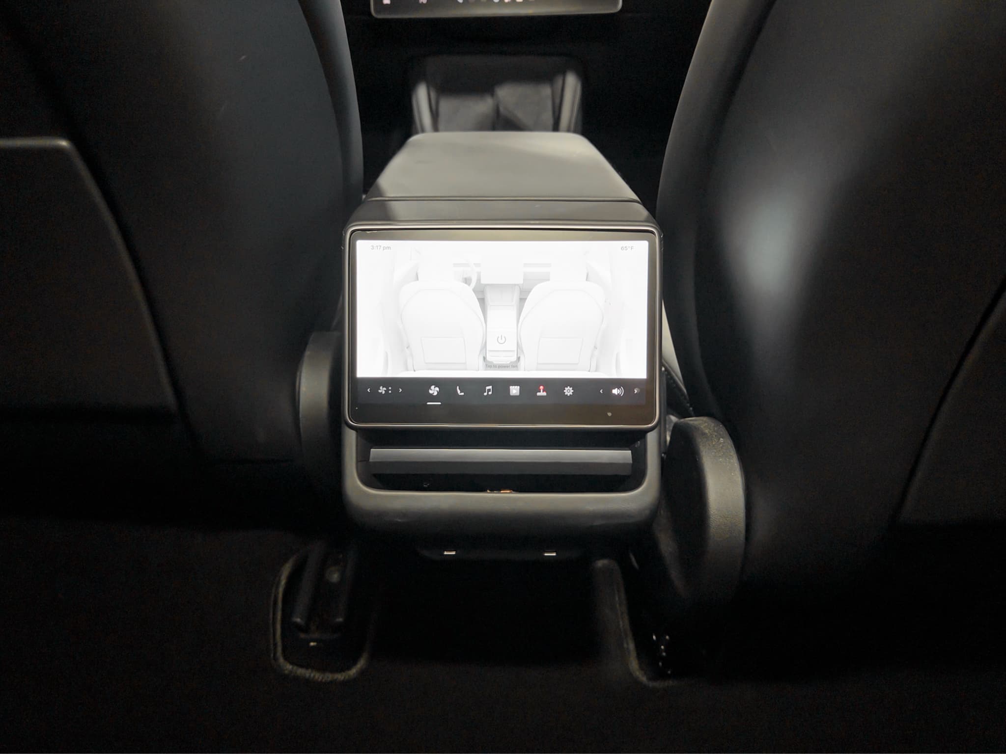 2025 Tesla Model 3 view 19