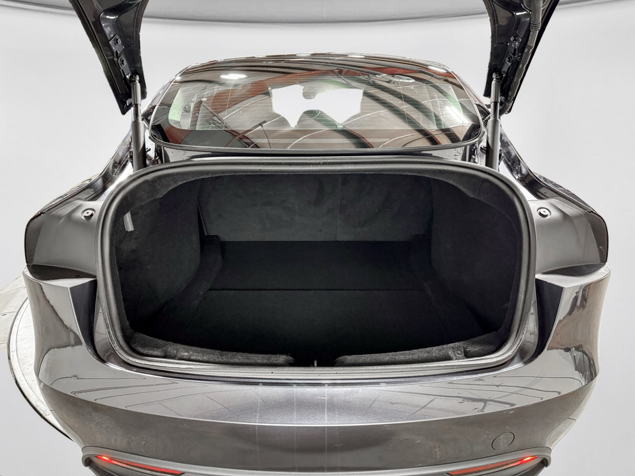 2025 Tesla Model 3 view 25