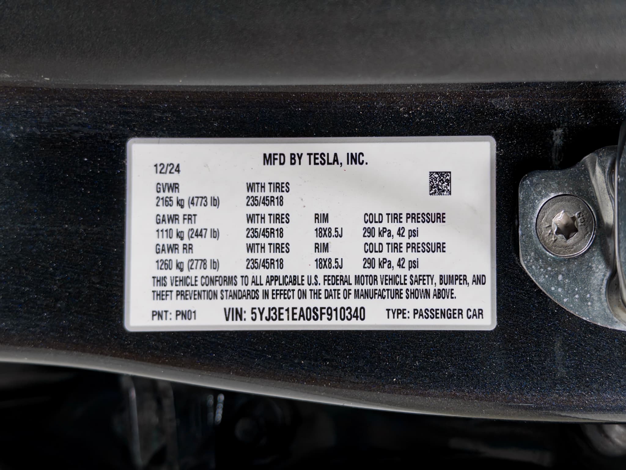 2025 Tesla Model 3 view 27