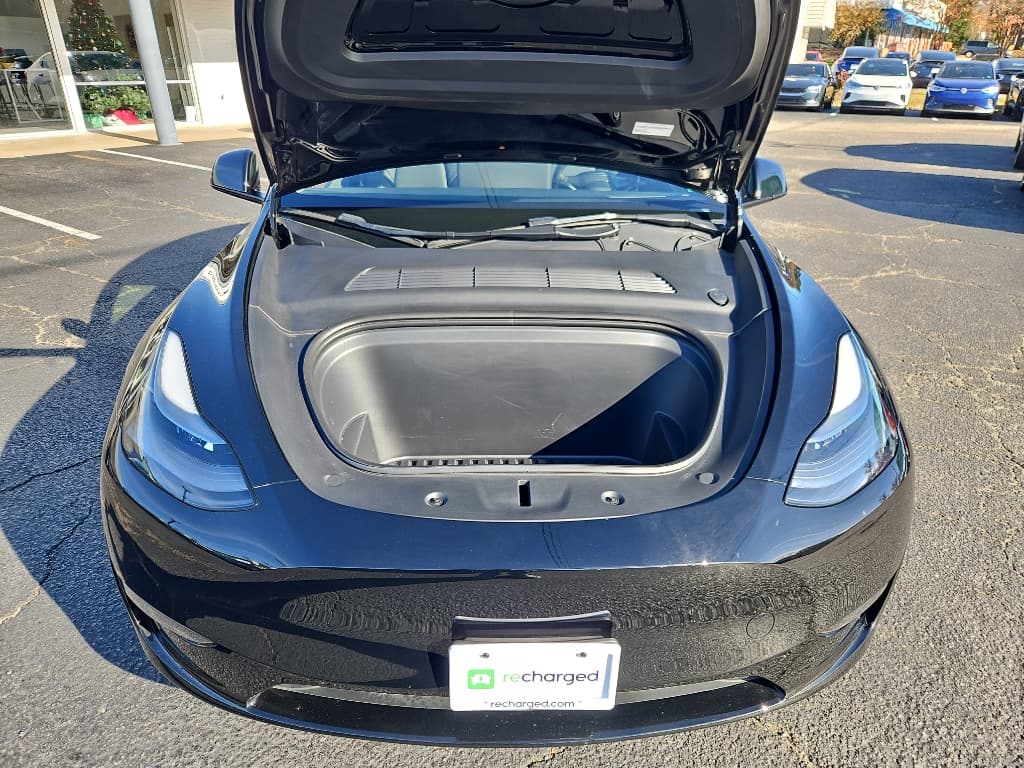 2023 Tesla Model Y view 16