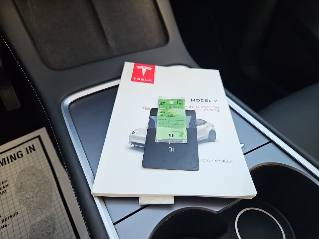 2023 Tesla Model Y view 20