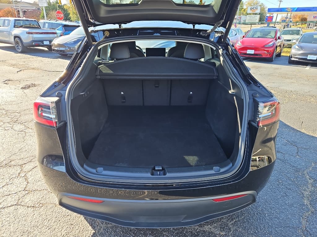 2023 Tesla Model Y view 23