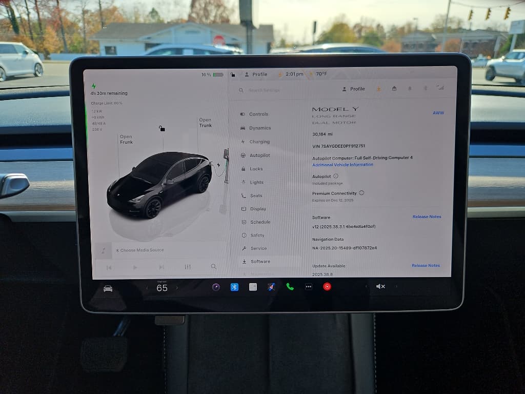 2023 Tesla Model Y view 10
