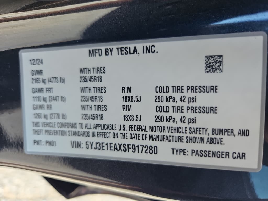 2025 Tesla Model 3 view 29