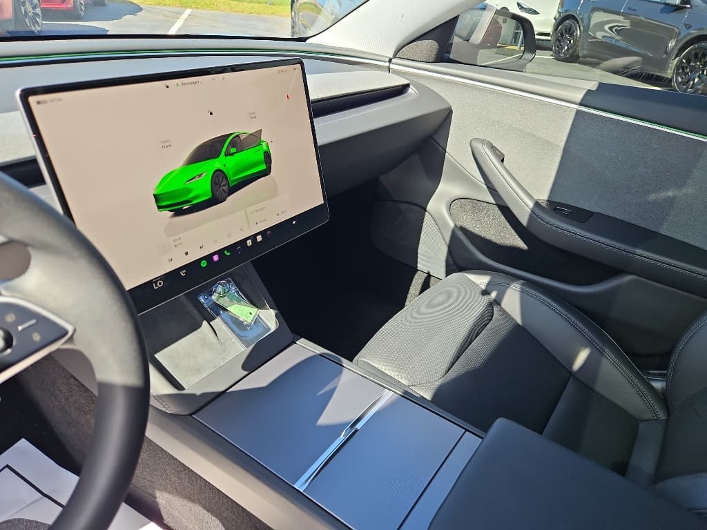 2025 Tesla Model 3 view 19
