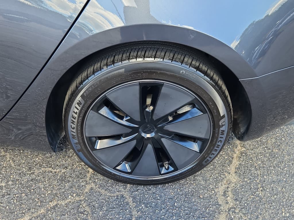2025 Tesla Model 3 view 33