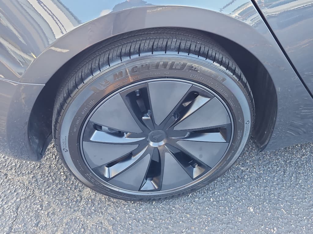 2025 Tesla Model 3 view 35