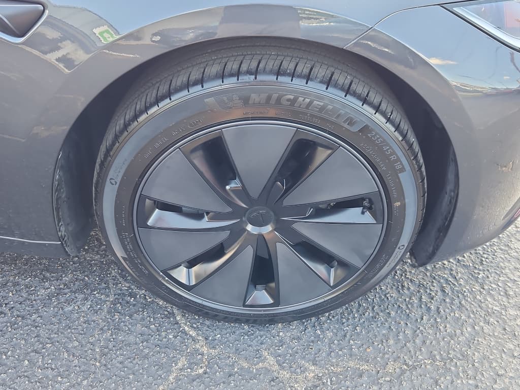 2025 Tesla Model 3 view 37