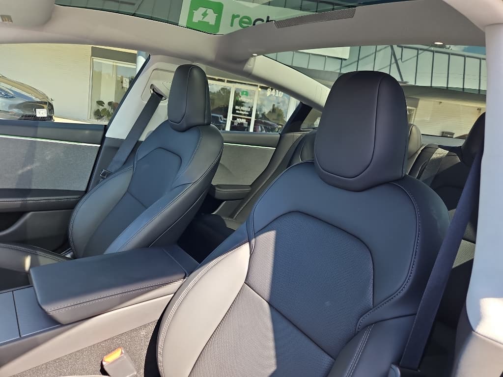 2025 Tesla Model 3 view 25