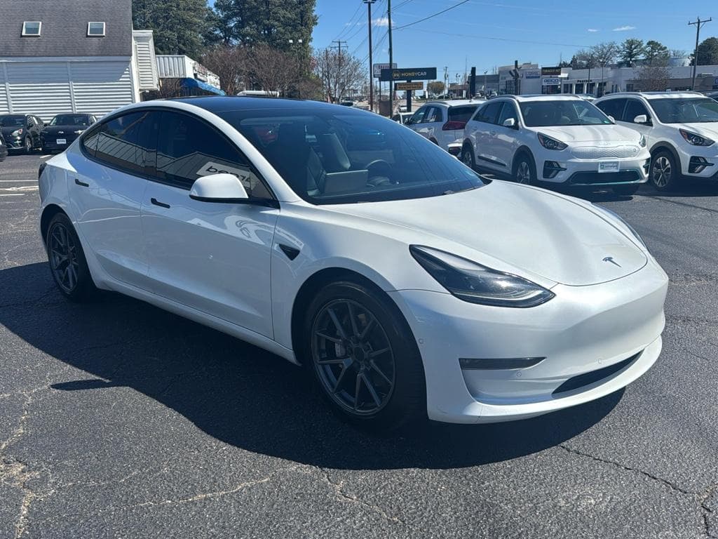2021 Tesla Model 3 view 4