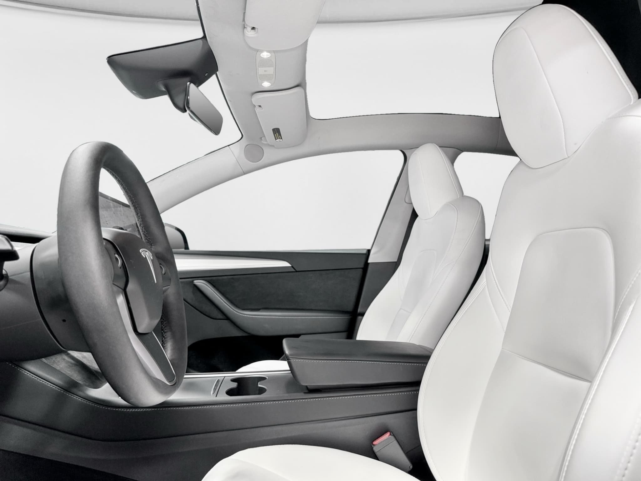 2023 Tesla Model Y view 15
