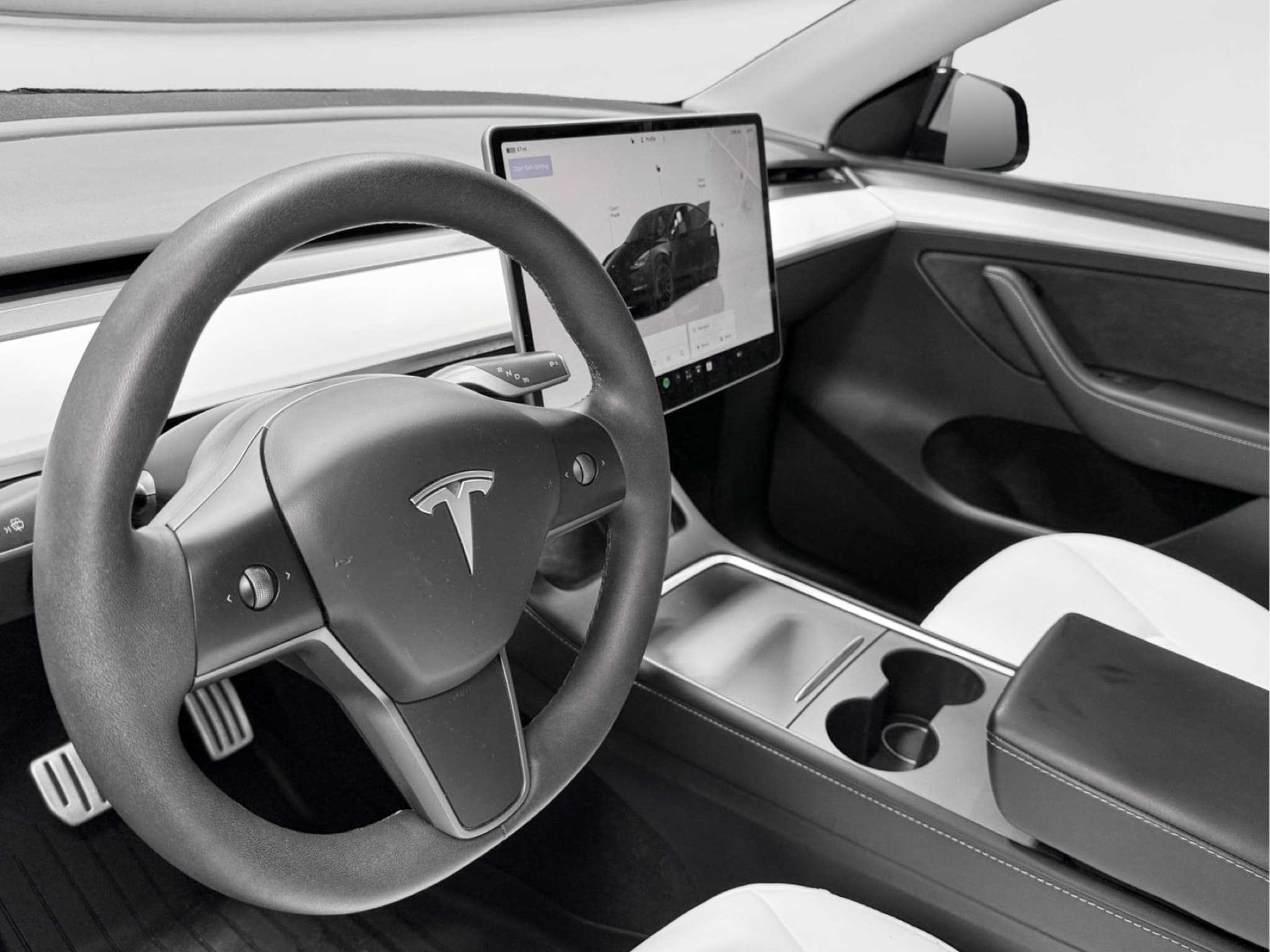 2023 Tesla Model Y view 16