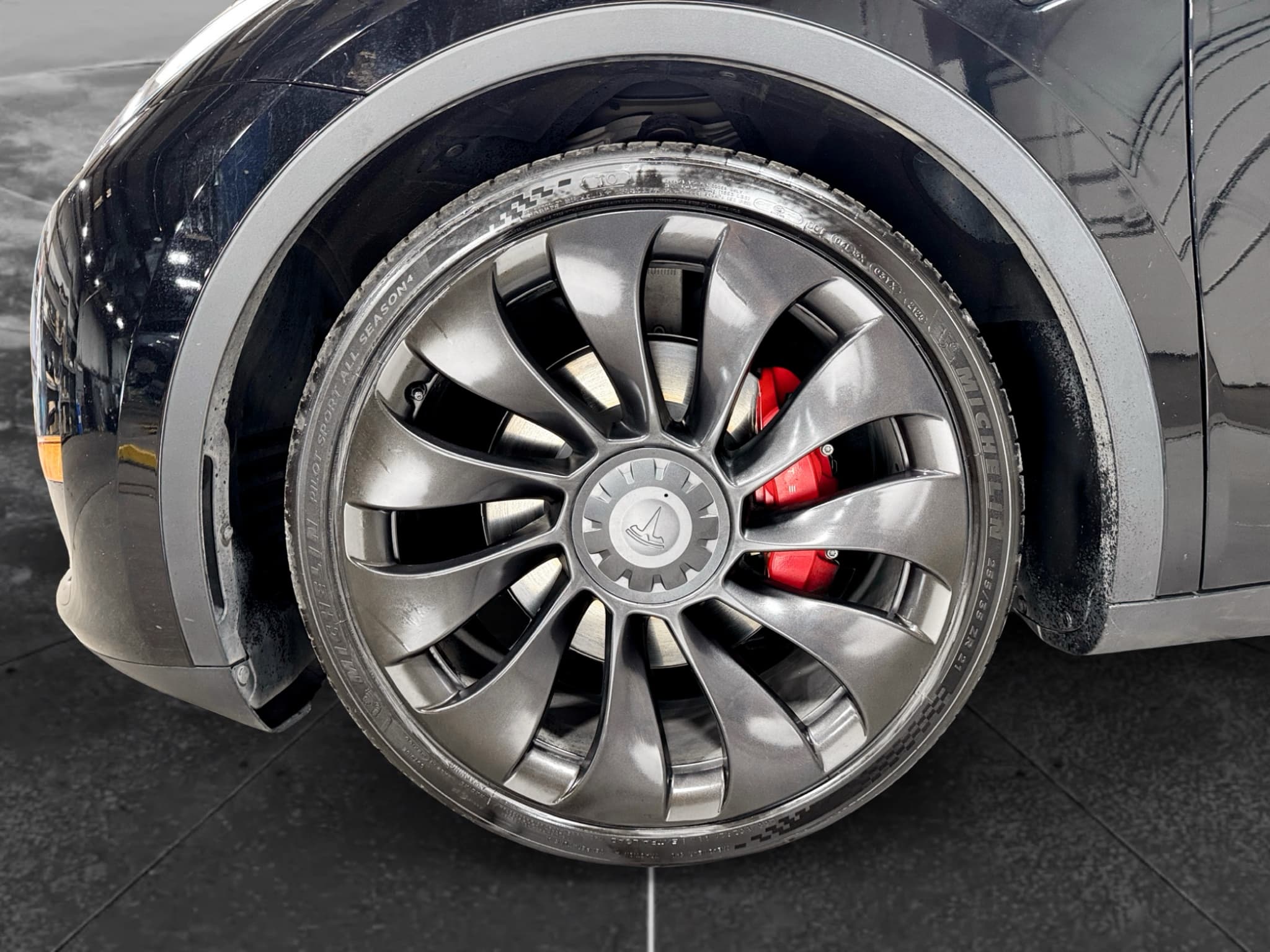2023 Tesla Model Y view 29