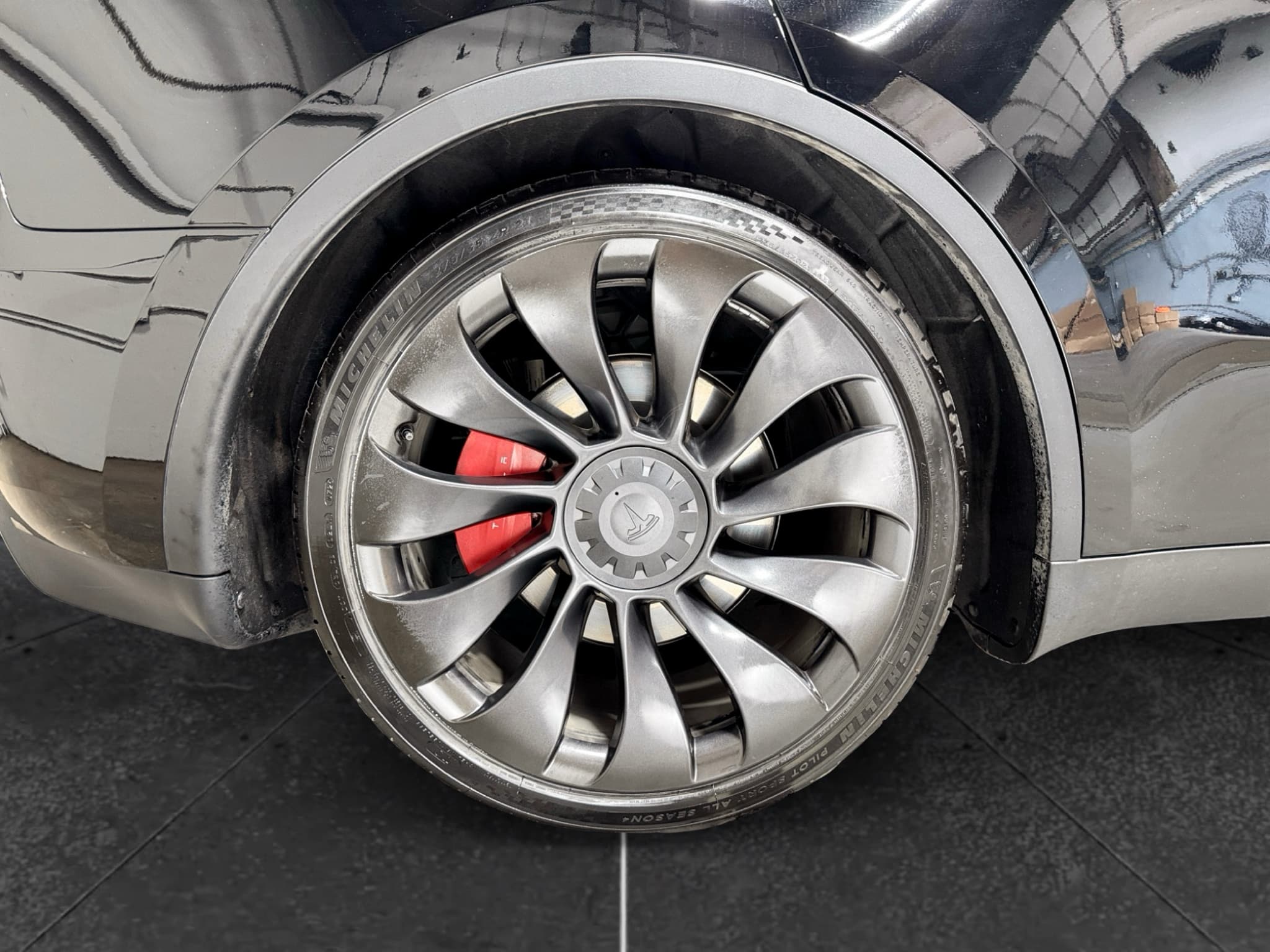 2023 Tesla Model Y view 33