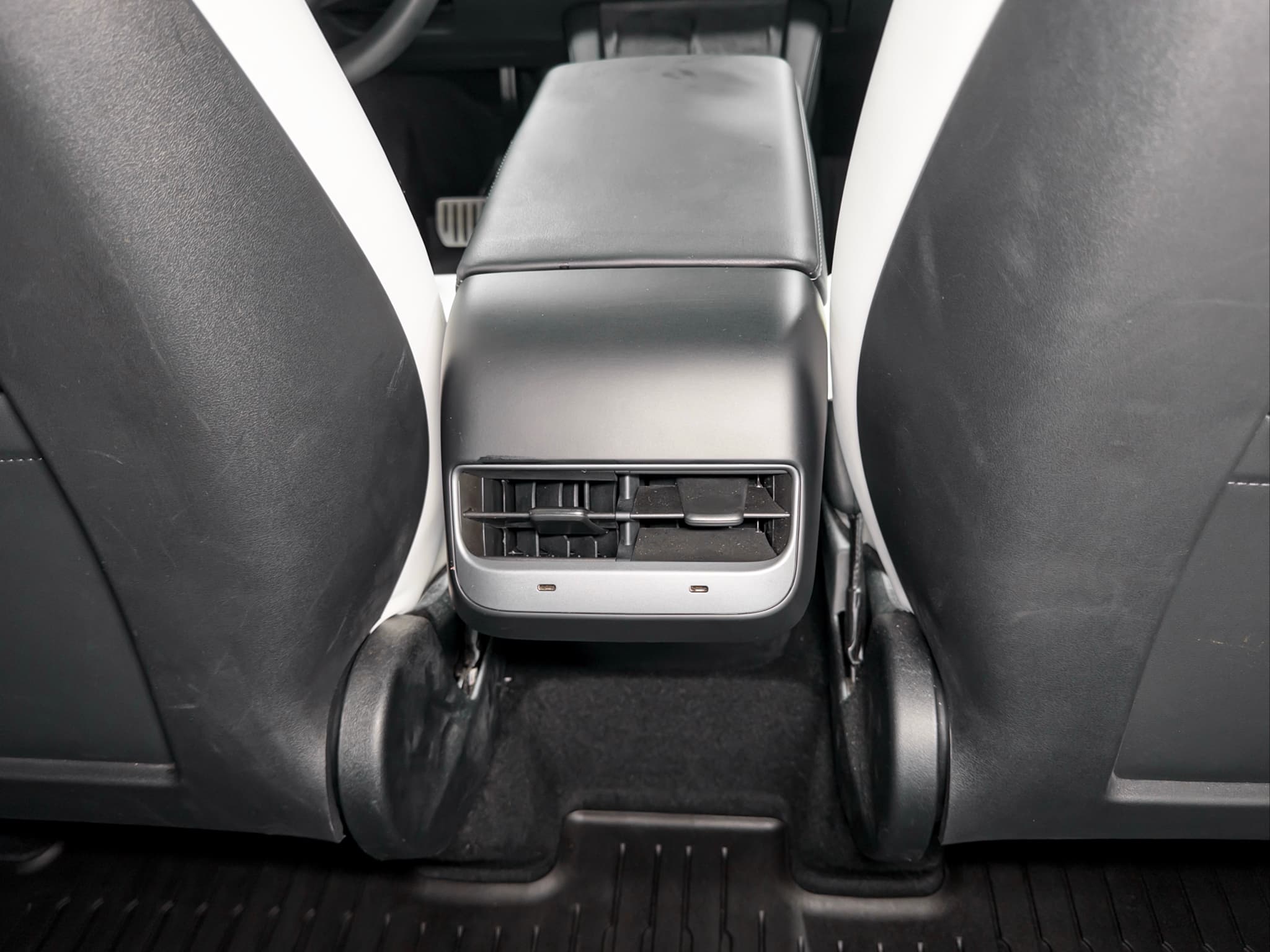 2023 Tesla Model Y view 19