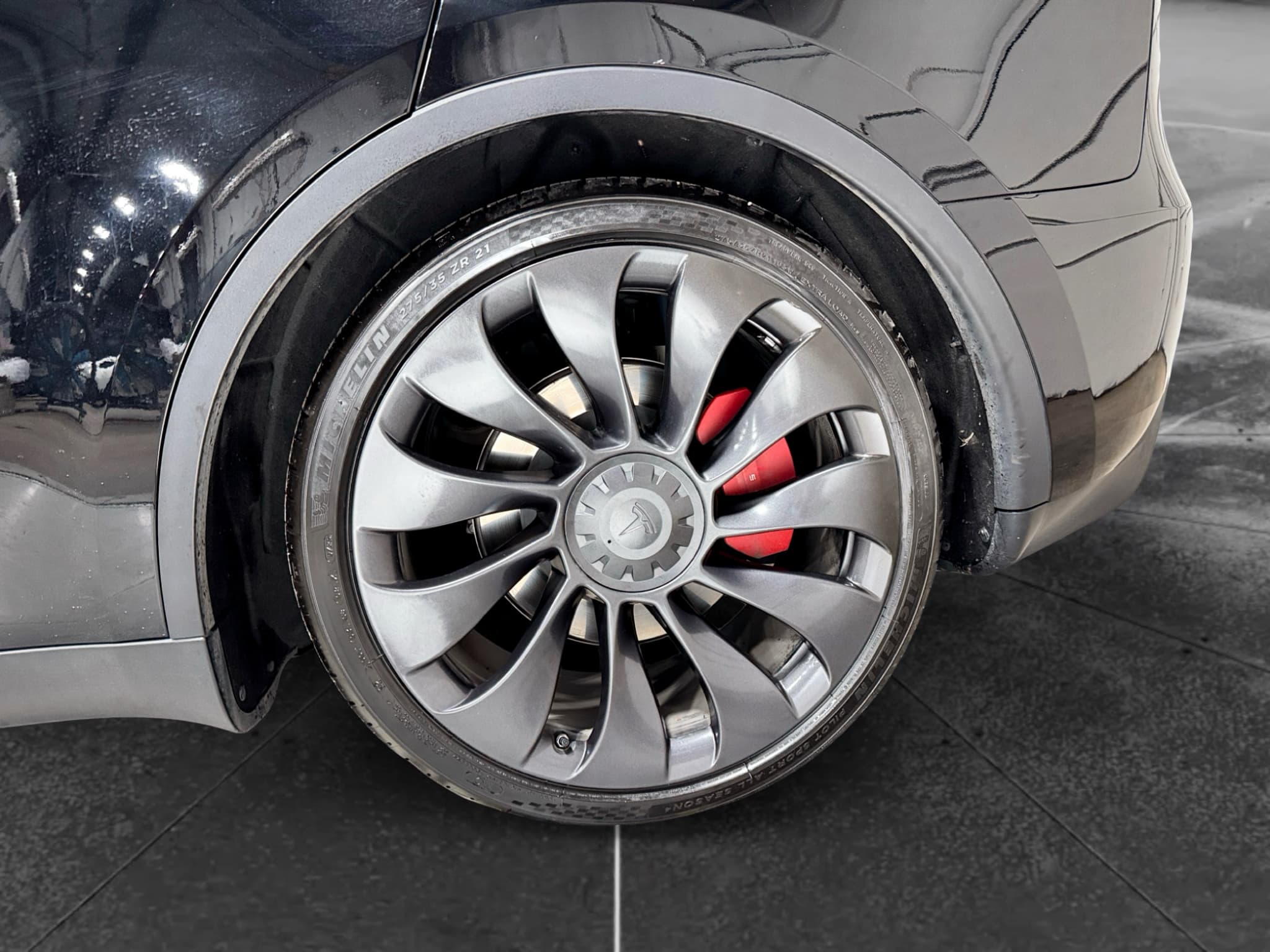 2023 Tesla Model Y view 31