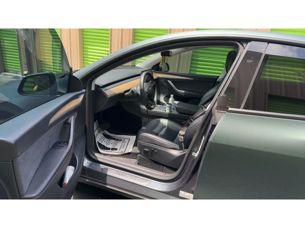 2023 Tesla Model Y view 4