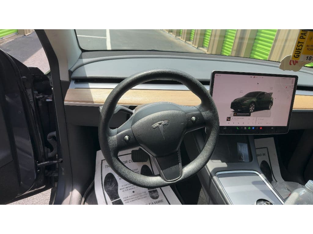 2023 Tesla Model Y view 6