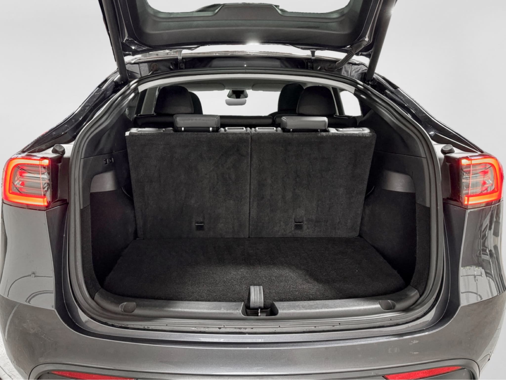 2023 Tesla Model Y view 27