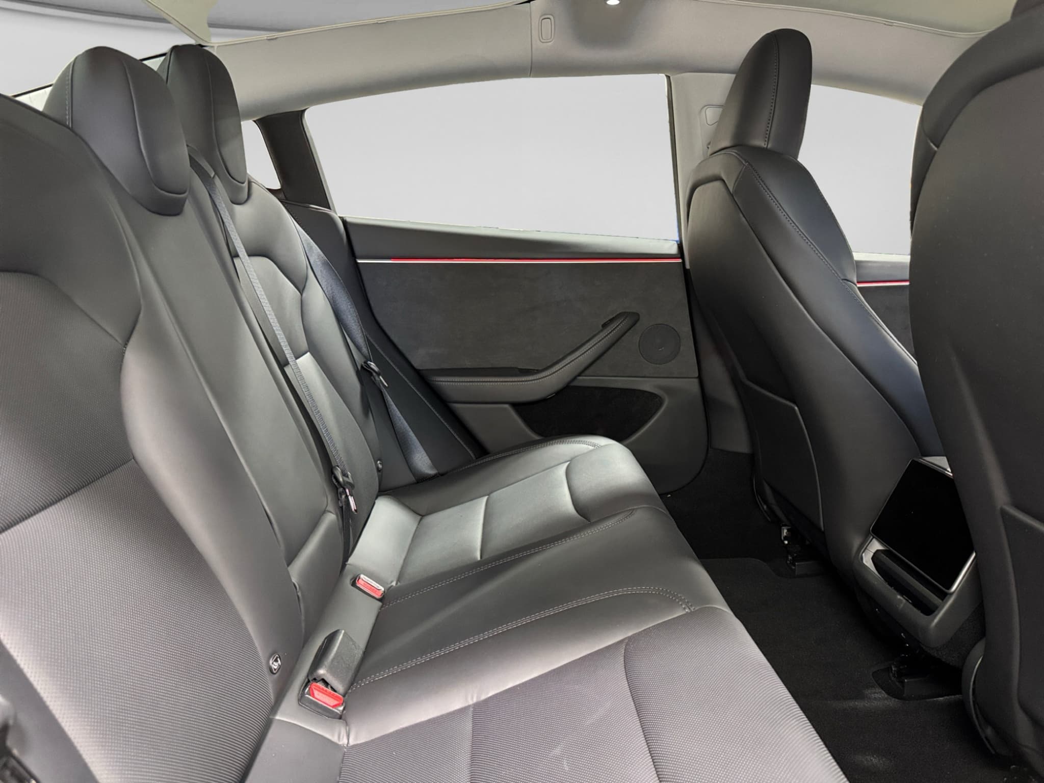 2025 Tesla Model 3 view 21
