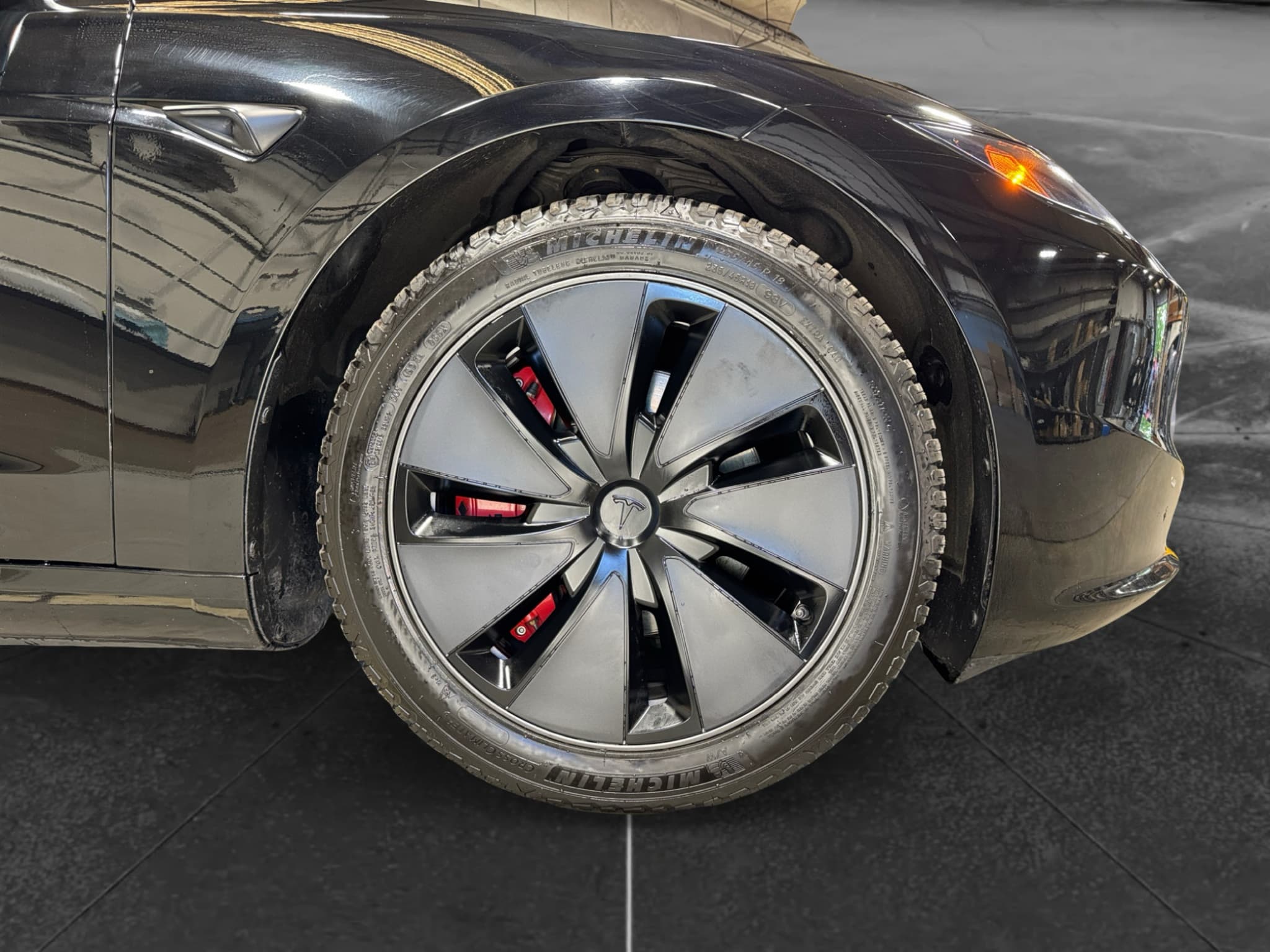 2025 Tesla Model 3 view 36