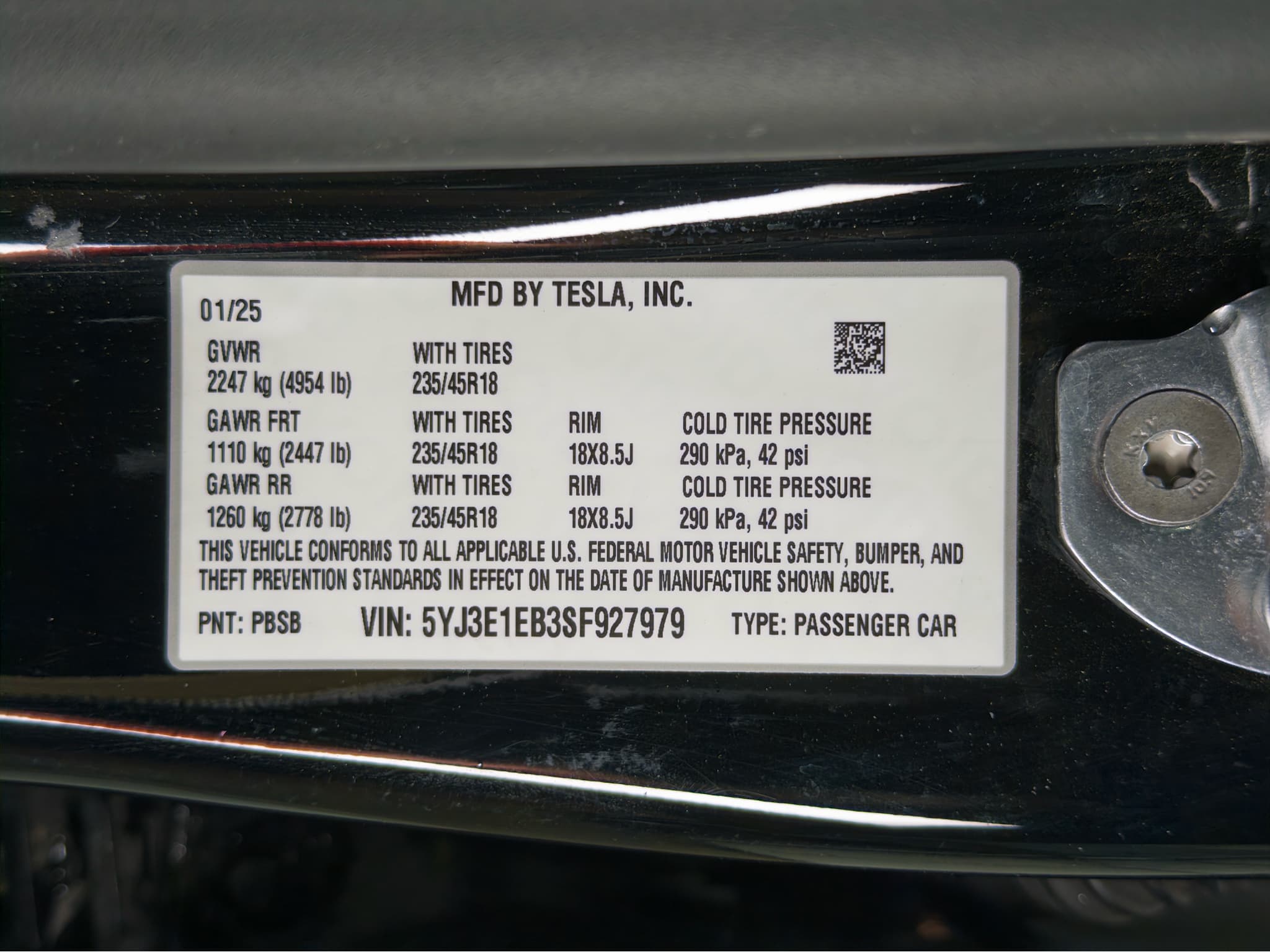 2025 Tesla Model 3 view 28