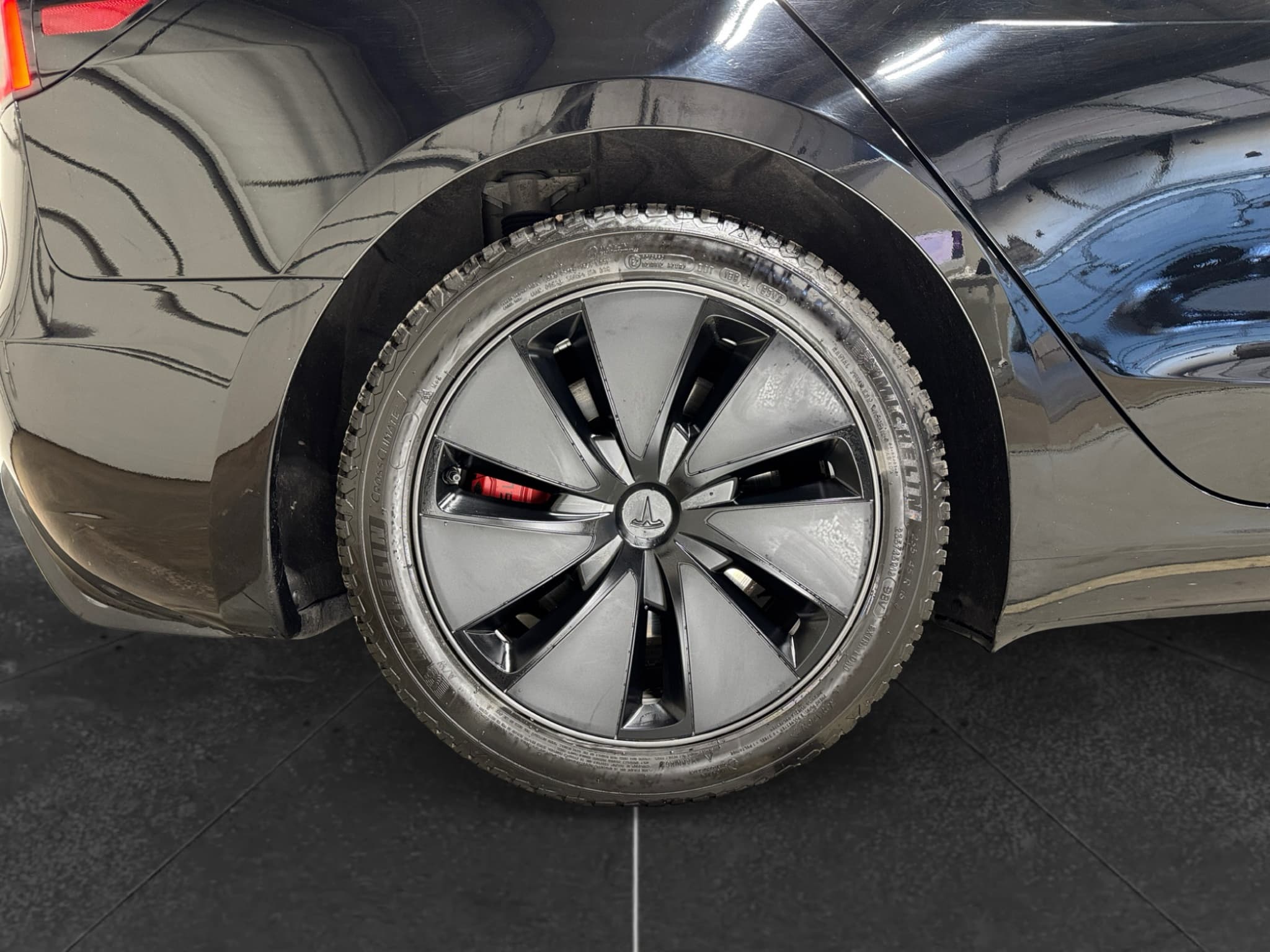 2025 Tesla Model 3 view 34