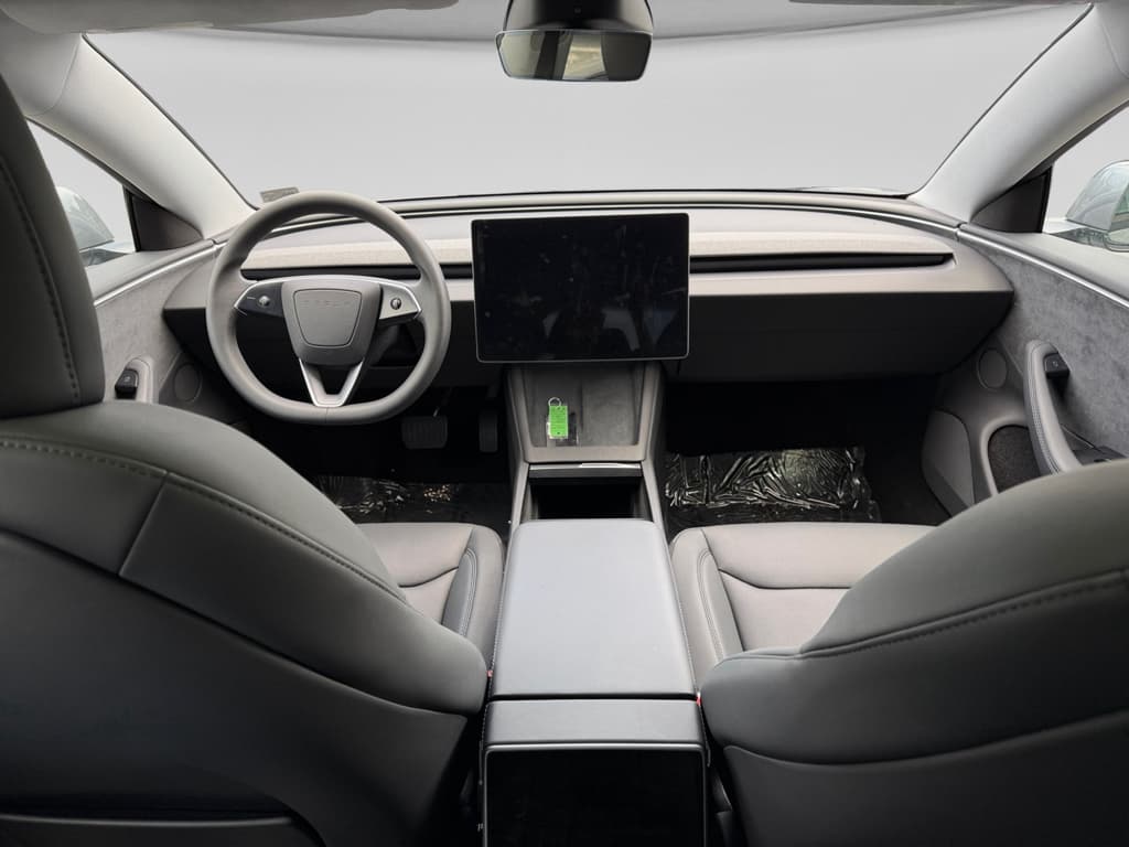 2025 Tesla Model 3 view 7