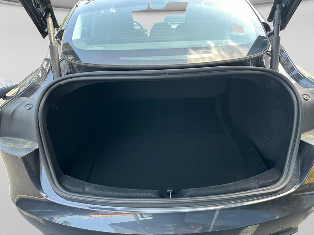 2025 Tesla Model 3 view 18
