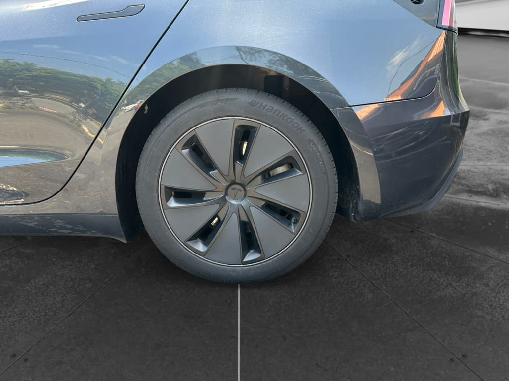 2025 Tesla Model 3 view 20