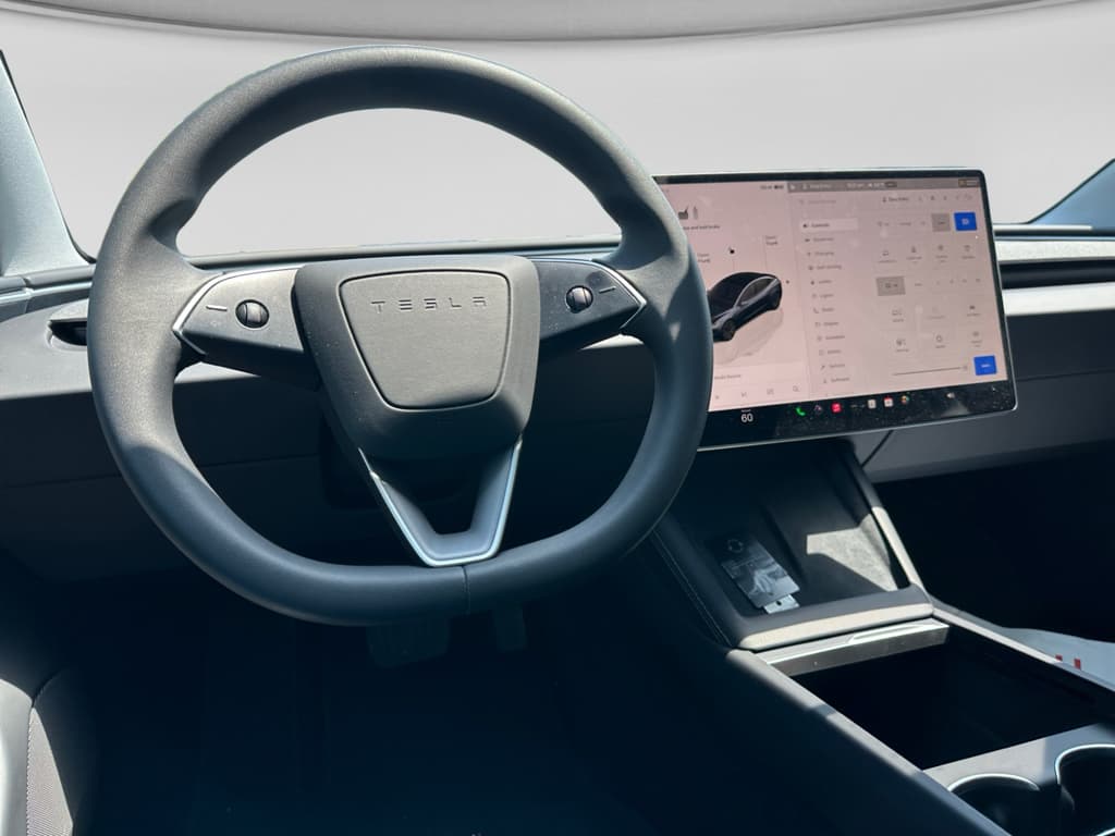 2025 Tesla Model 3 view 7