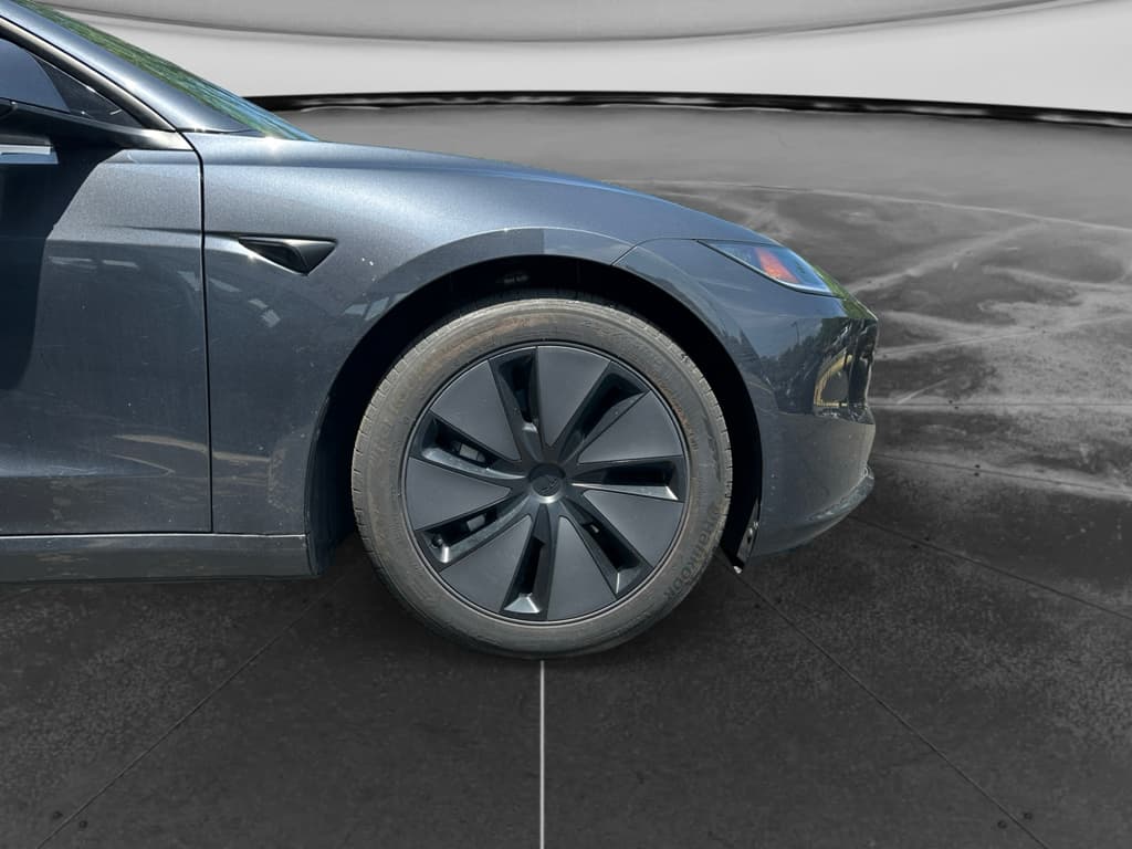 2025 Tesla Model 3 view 19