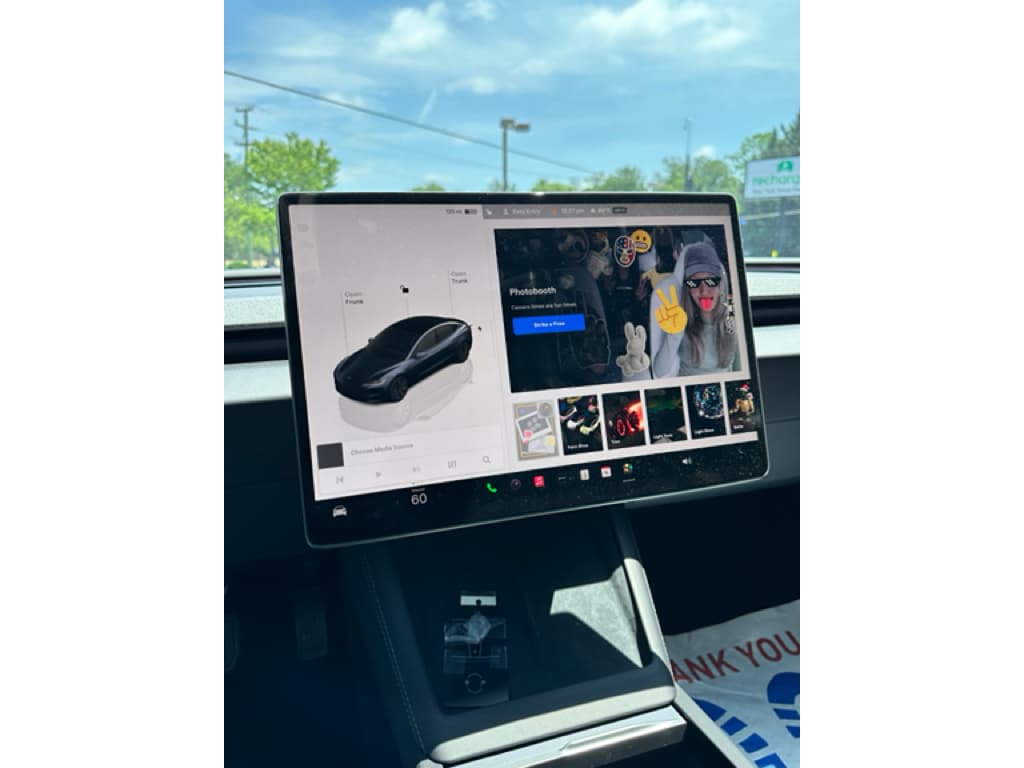 2025 Tesla Model 3 view 11