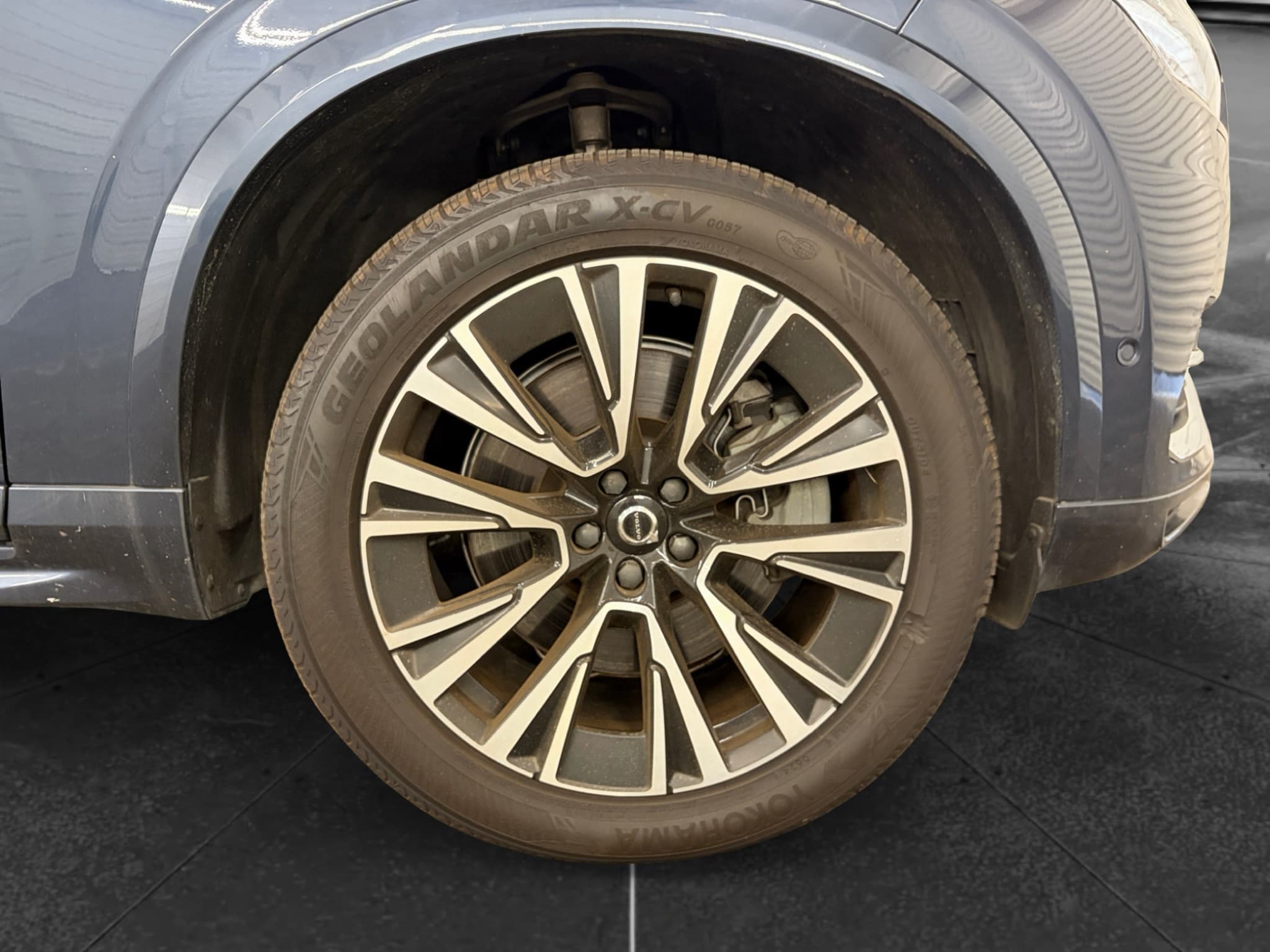 2023 Volvo XC90 view 36