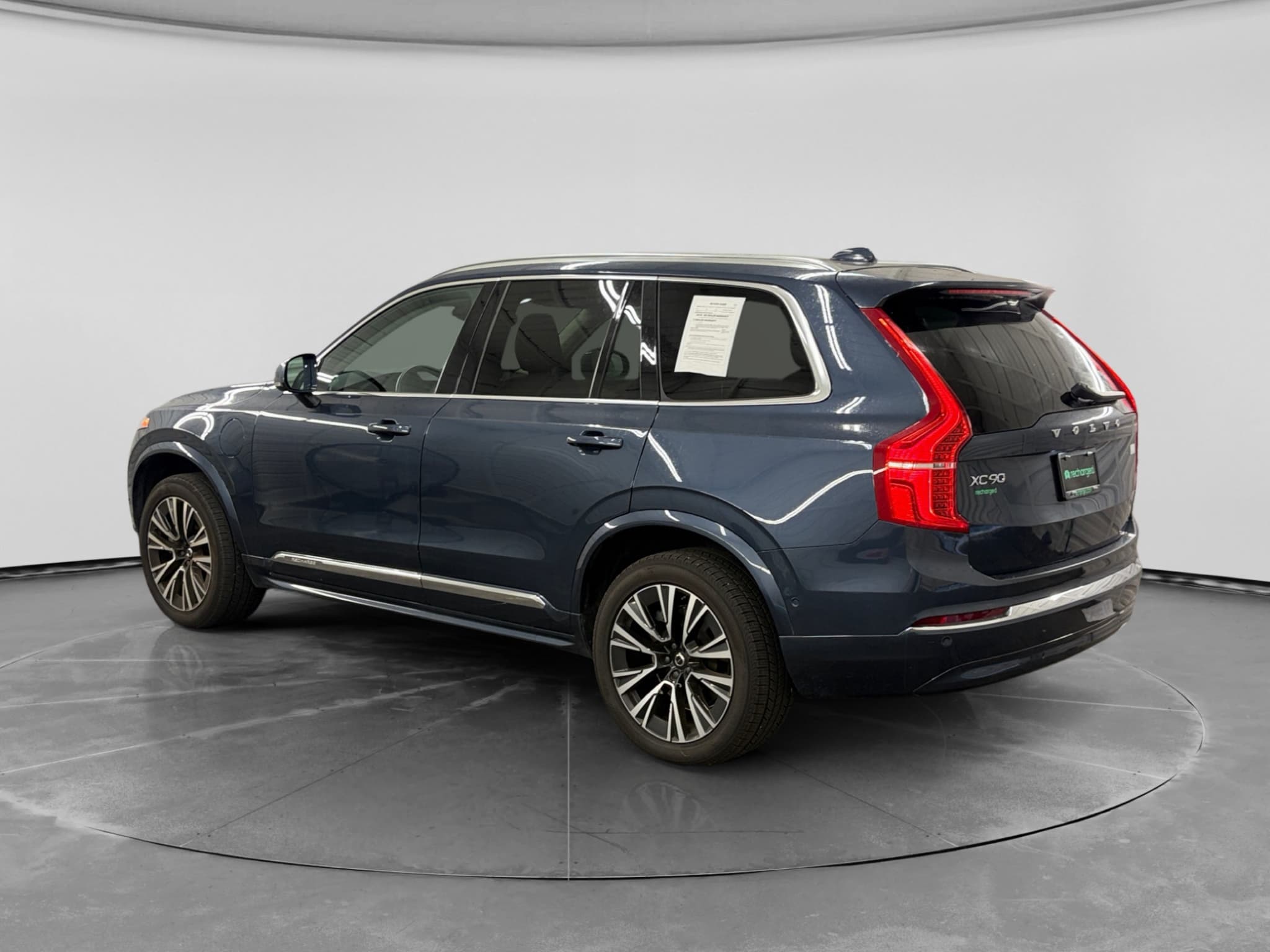2023 Volvo XC90 view 2