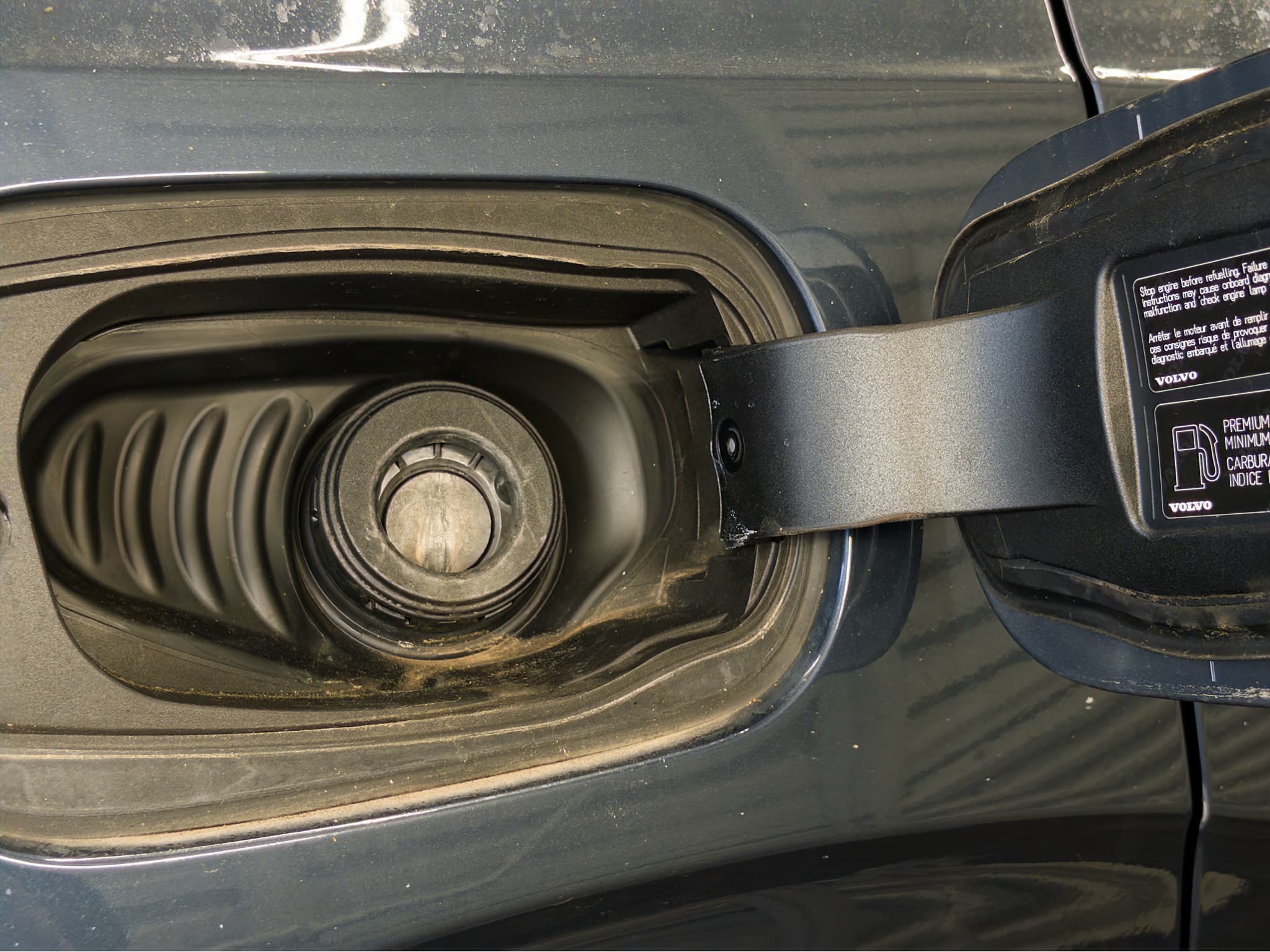 2023 Volvo XC90 view 6