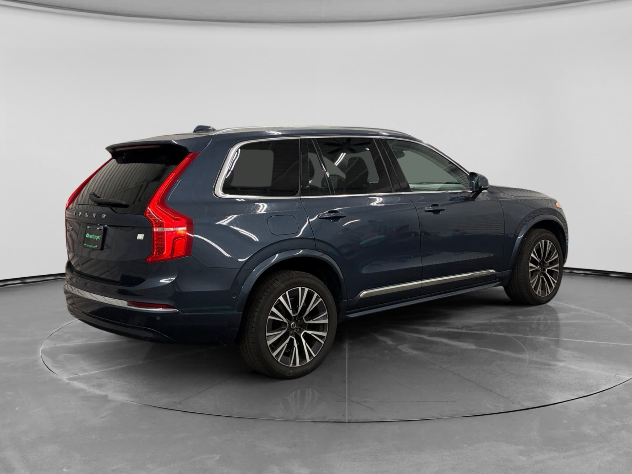 2023 Volvo XC90 view 3