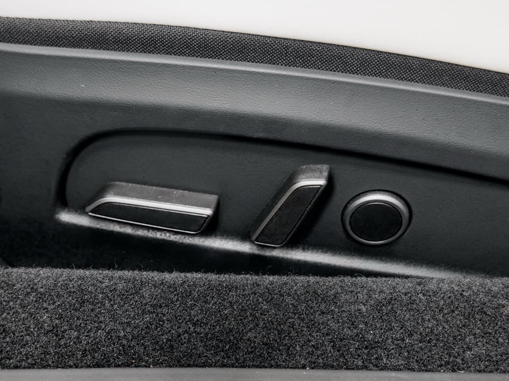 2025 Tesla Model 3 view 6