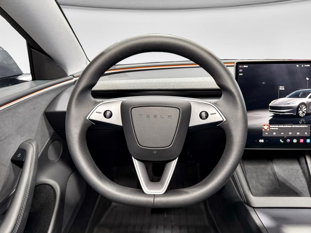 2025 Tesla Model 3 view 7